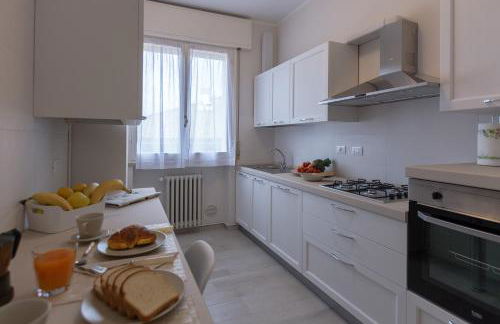 St. Vitale’s Basilic view elegant apartment - Photo 14