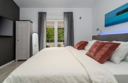 Villa Zara with 32 sqm heated Pool, Jacuzzi, Billiard, Tennis table, 8pax - Photo 34