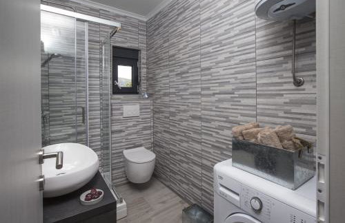 Villa Regina with heated pool and sea view - Photo 32