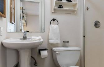 Cozy Three Bedroom Home - Foto 27