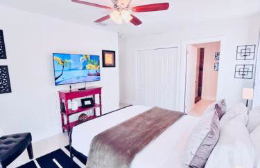 The Miami Grove Oasis - Photo 55