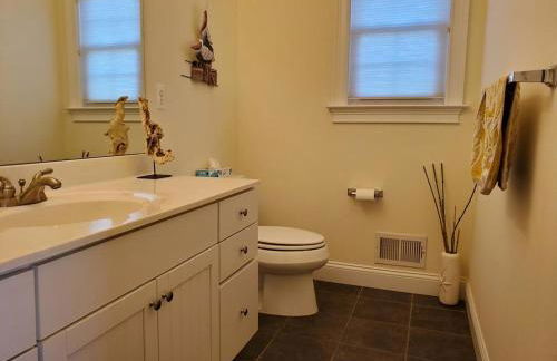 Wifi, Decks, Rooftop Deck, Beach Badges, Beach Chairs, Ocean Side Reverse Living Home Only Third 3Rd From The Beach Brant Beach, 12578 - Foto 6