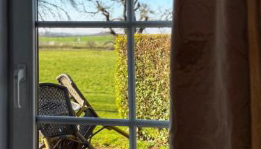 Pretty little apartment with a great view - Photo 5