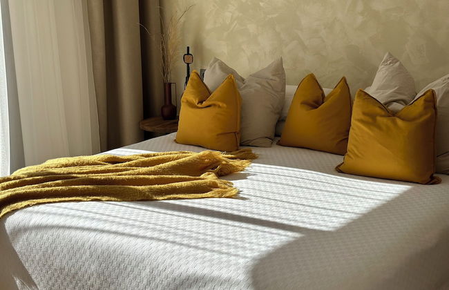 Apartment Sleeps 6 With Private Garden - Photo 3