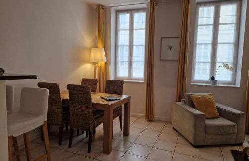 2 pièces dans le centre avec petite terrasse 3*** - Foto 15