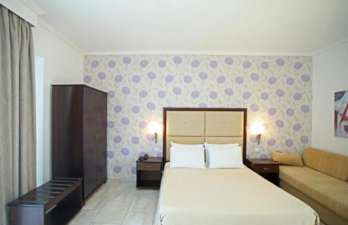 Naias Beach Hotel - Foto 59