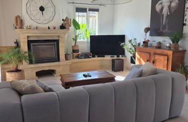 villa 2 chambres avec piscine et plus - Foto 1