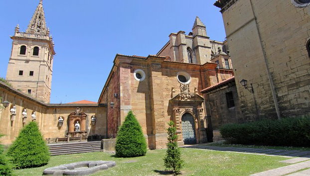 Visita Privada Centro Histórico y Catedral de Oviedo con entradas - Foto 4