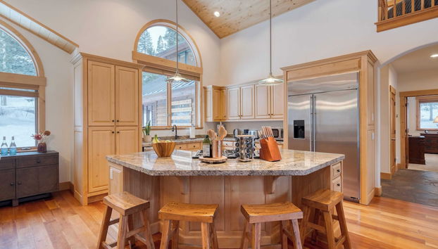 5 Mins to Ski Resort Ping Pong, Pool Table, Deck Donner Ridge by Avantstay - Foto 4, Innenbereich