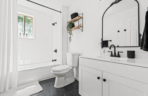 Walk to Depot Town, King Bed - Foto 8