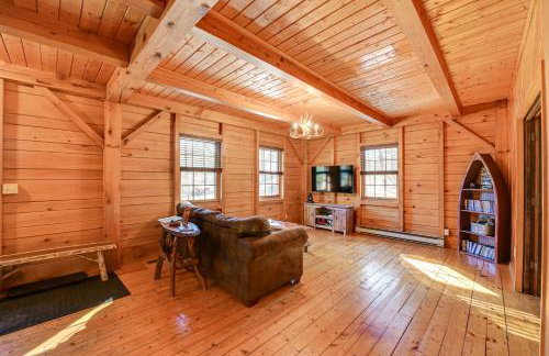 Athol Cabin with Deck and Fire Pit, 10 Mi to Lake - Foto 14