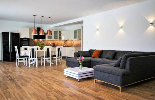 New Villa with Pool - Foto 39