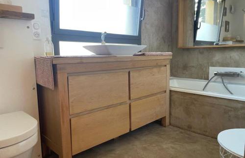 Glass and wood designer villa with garden in centertown - Foto 35