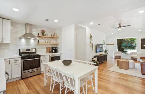 Trendy Remodeled Home by SoCo w Nice Outdoor Space - Foto 16