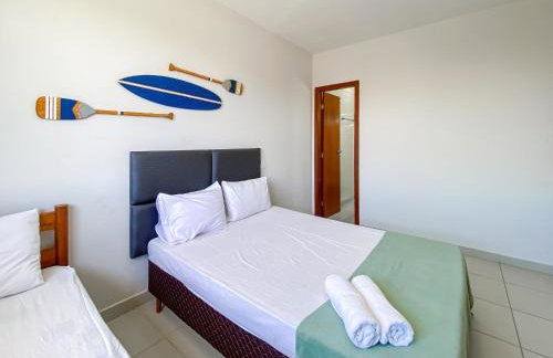 Aptos em condominio frente mar na praia de Taperapuã, atravessou a rua está na praia, aptos com 2 quartos com ar condicionado, internet privativa 300MBPS, 1 vaga de garagem, acomodam até 6 pessoas - Foto 63