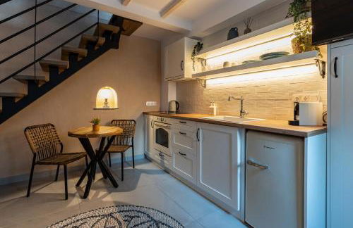 Mosaic Luxury Home - Photo 4