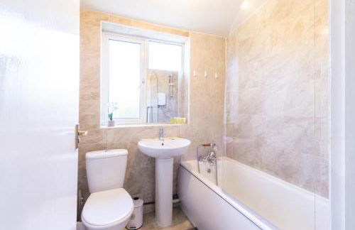 Open Mind Property - HotTUB, 4 Beds & 2 Free Parking - Foto 19