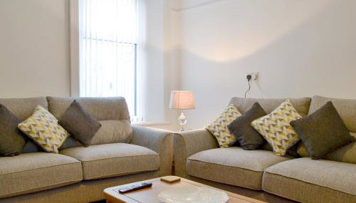 The Beeches - Foto 3