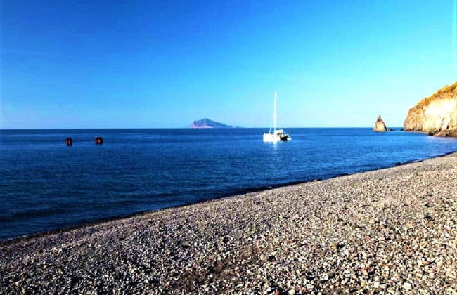 Seafront Apartment - Beach in front - Foto 16