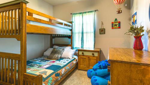 Spacious and Family-Friendly! TAMU Townhome with Yard - Foto 3