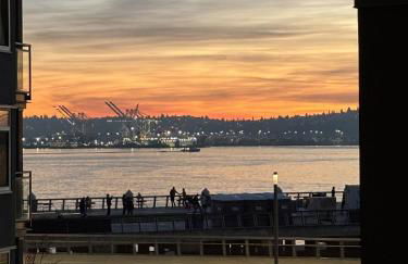 Waterfront Spacious 1BR, Den Walk to Pike Place - Photo 40