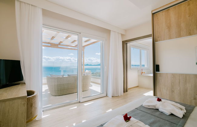 The Three Graces - Photo 7