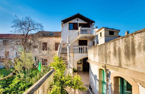 Cosy Apartment with Sea View in Zlarin - 50 sqm + Terrace - Photo 1