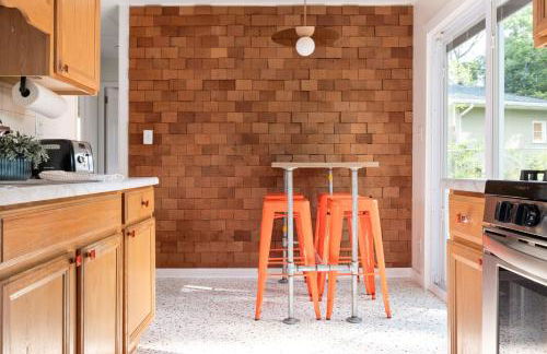 Peaceful Gem HotTub Fenced Yard & Near Downtown - Foto 3