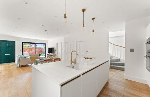 3 Bed House near Purley, by ARP Homes, Free Parking, Ideal for Long Stays & Insurance Bookings - Foto 43