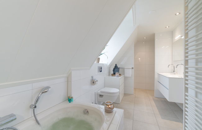 4 bedroom House in Colijnsplaat with garden and terrace - Photo 5