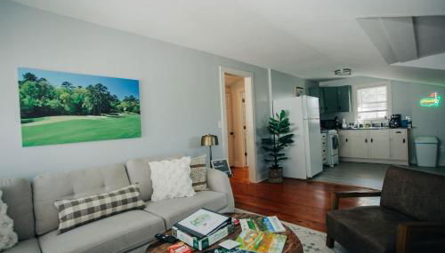 Elegant Masters-Inspired Getaway | Prime Location - Foto 5