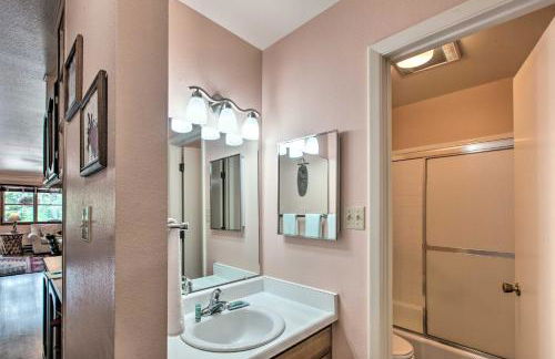 Red River Ski Condo on Main St - Mtn View! - Foto 16