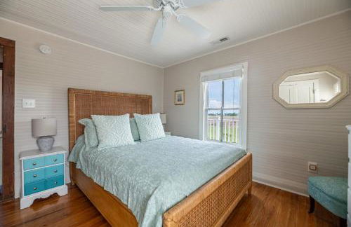 Sawyers Lodge - Historic Soundfront Home, Pool, Hot Tub, Boat Launch, Kayaks, Pets OK, Flex Stays - Foto 47