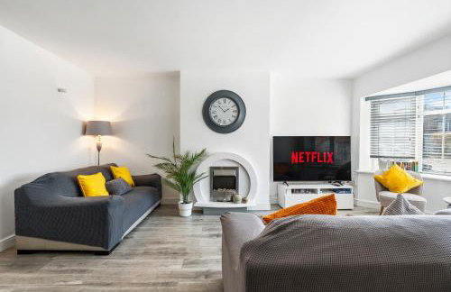 6 bedroom home for contractors and families - Photo 1