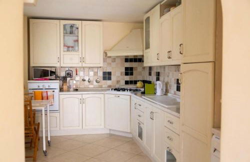 TERRAZZA PANORMICA PICINISCO, 3 CAMERE, 2 BAGNI CASA VACANZE COLLEPOSTA uno - Foto 4