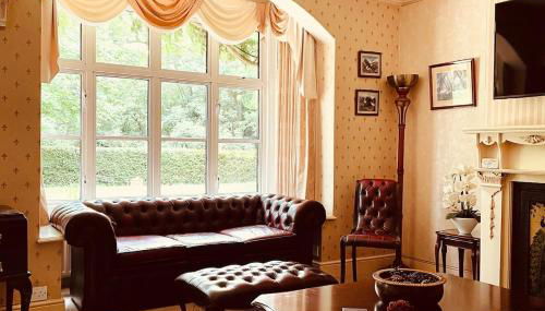 Nuthooks House - Photo 2