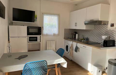 Appartement T2, très bien équipé, avec terrasse, jardin, et accès piscine, rénovation mars 2026 - Photo 4