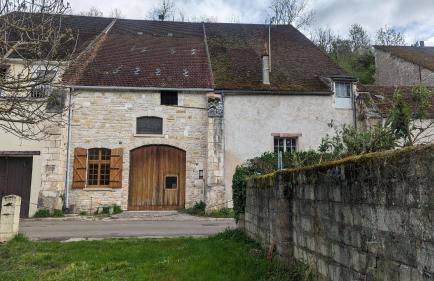Maison atypique bord de l'Yonne - Foto 2