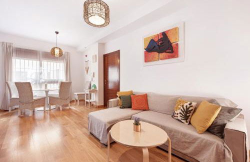 Piscina, patio privado y aparcamiento - Foto 6