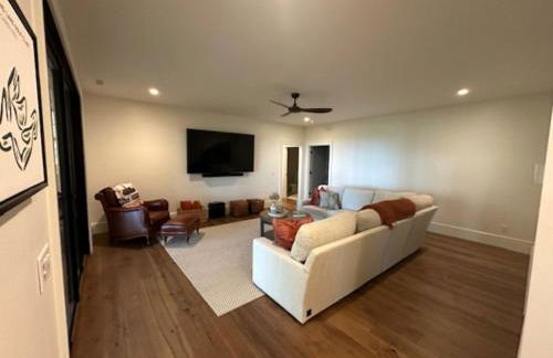 Modern Lodge Getaway, Creek and Mountain View - Foto 7