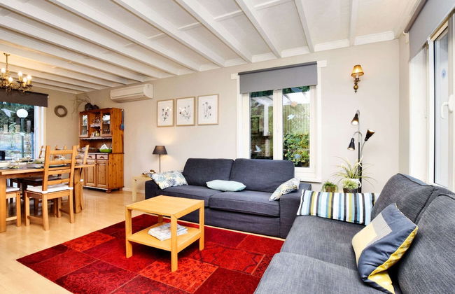 Family Retreat With Garden - Photo 17