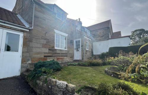 Cherry Garth - Photo 2