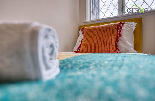 3 Bedroom Blissful Living for Contractors and Families by Coraxe Short Stays - Photo 6