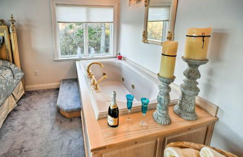 Luxurious Oceanfront Flanders Bay Home with Kayaks! - Foto 14