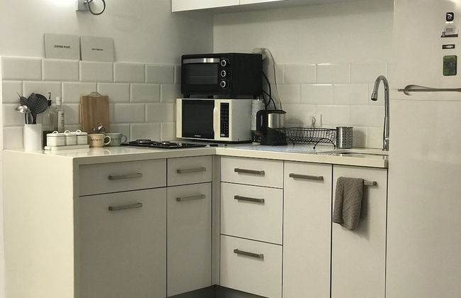 2Rooms Perfect Location 1Min to Beach - Photo 8