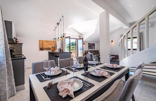 Villa Kadena - Luxury Seaside Villa with Private Heated Pool - Photo 27