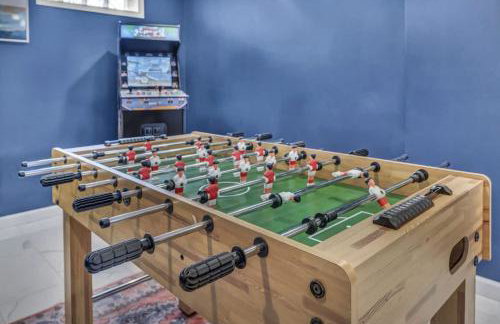 Swim and Relax In our Pool and Hot Tub and Recently Renovated - Photo 62