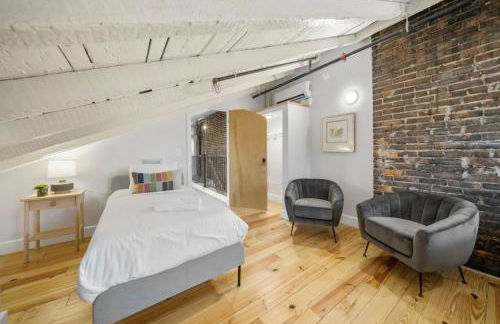 Huge Retrea w Rooftop Deck Stay At Farmers Market - Foto 37