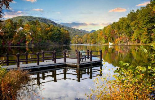 Hike, Golf and Swim! Rumbling Bald Resort Mtn Home - Photo 37