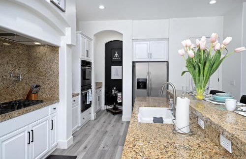 Luxurious 5BR Resort Style Home w/ Pool & Spa - Foto 46